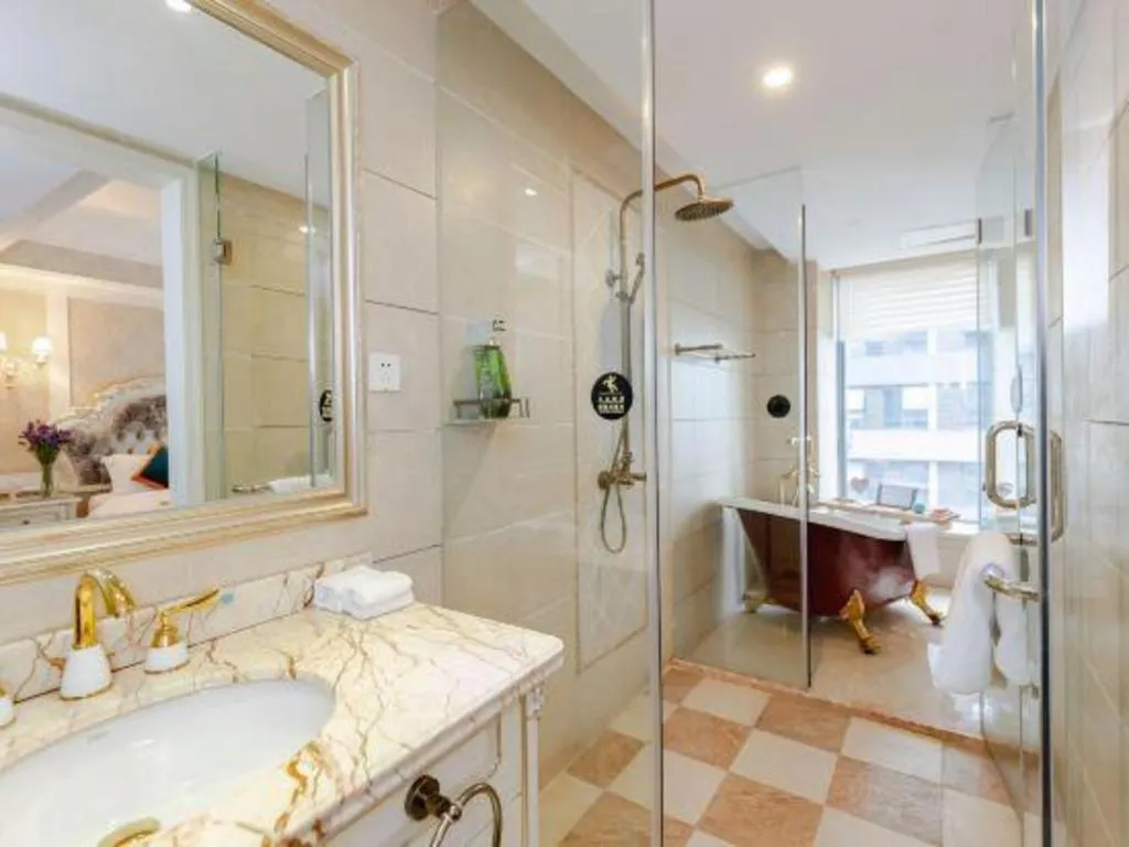 Chengdu French Theme Gold Palace