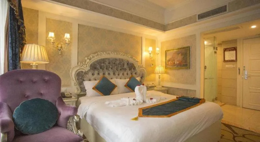 Bed in Chengdu French Theme Gold Palace