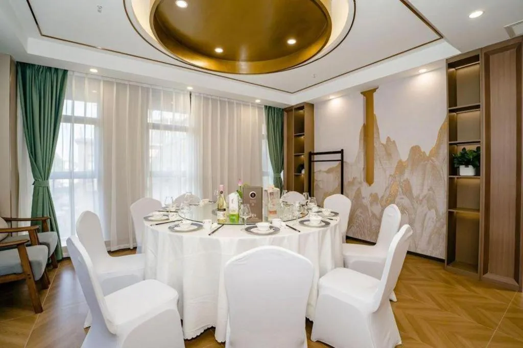 Chengdu French Theme Gold Palace