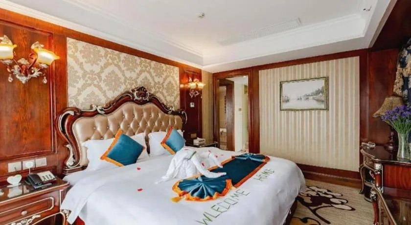 Bed in Chengdu French Theme Gold Palace