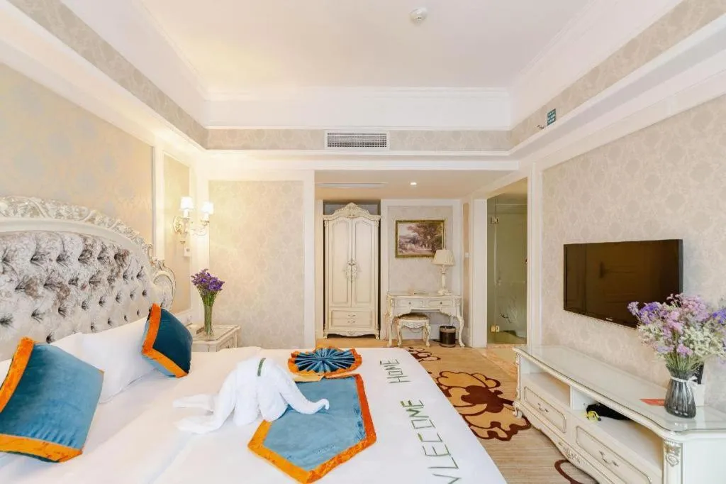 Bed in Chengdu French Theme Gold Palace