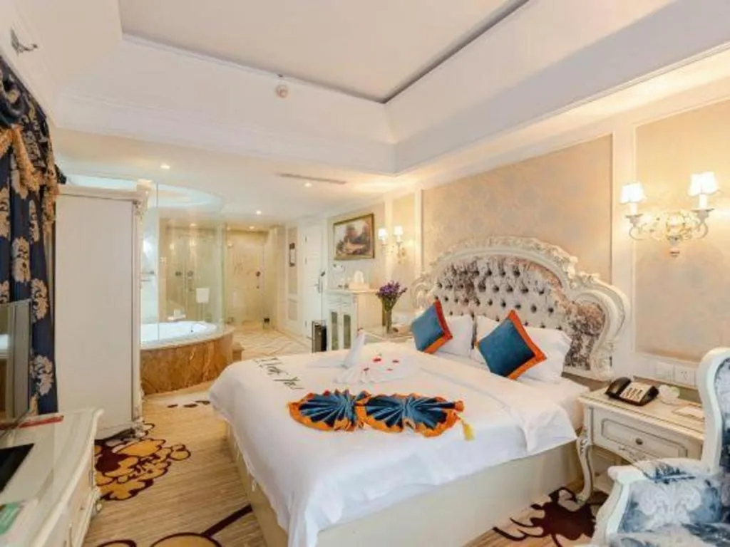 Bed in Chengdu French Theme Gold Palace