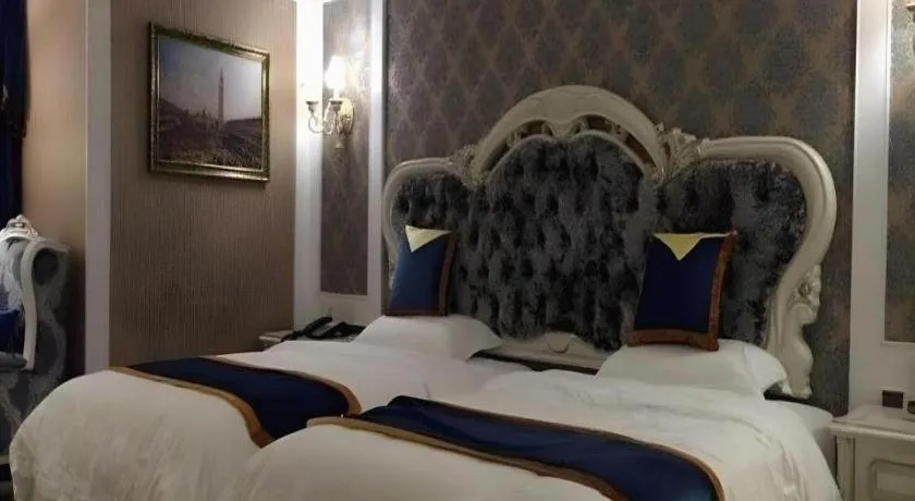 Bed in Chengdu French Theme Gold Palace