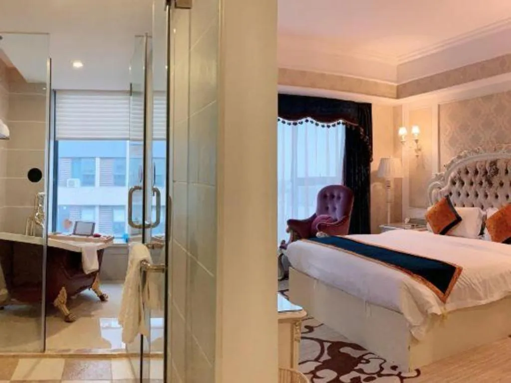 Bed in Chengdu French Theme Gold Palace