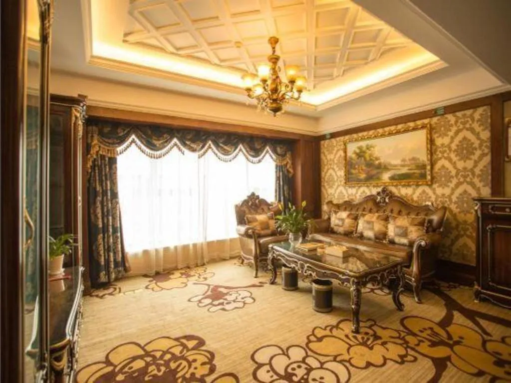 Chengdu French Theme Gold Palace