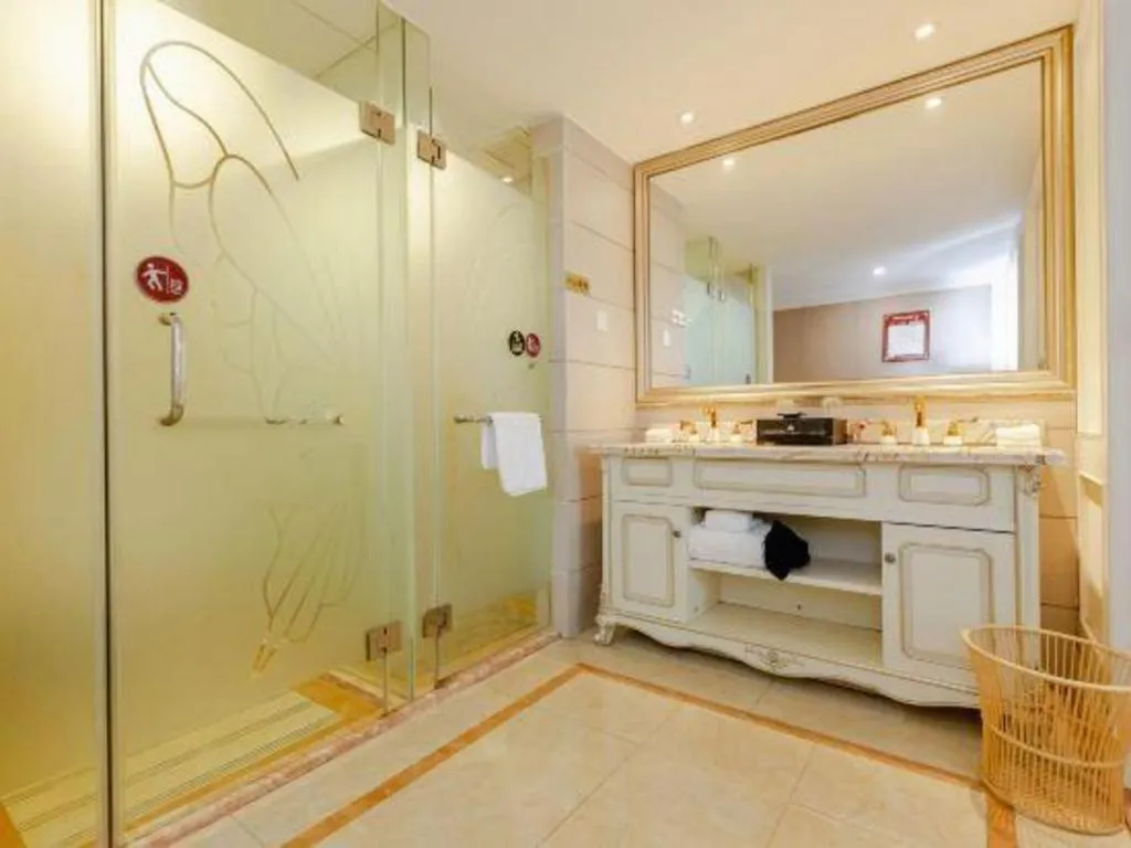 Chengdu French Theme Gold Palace