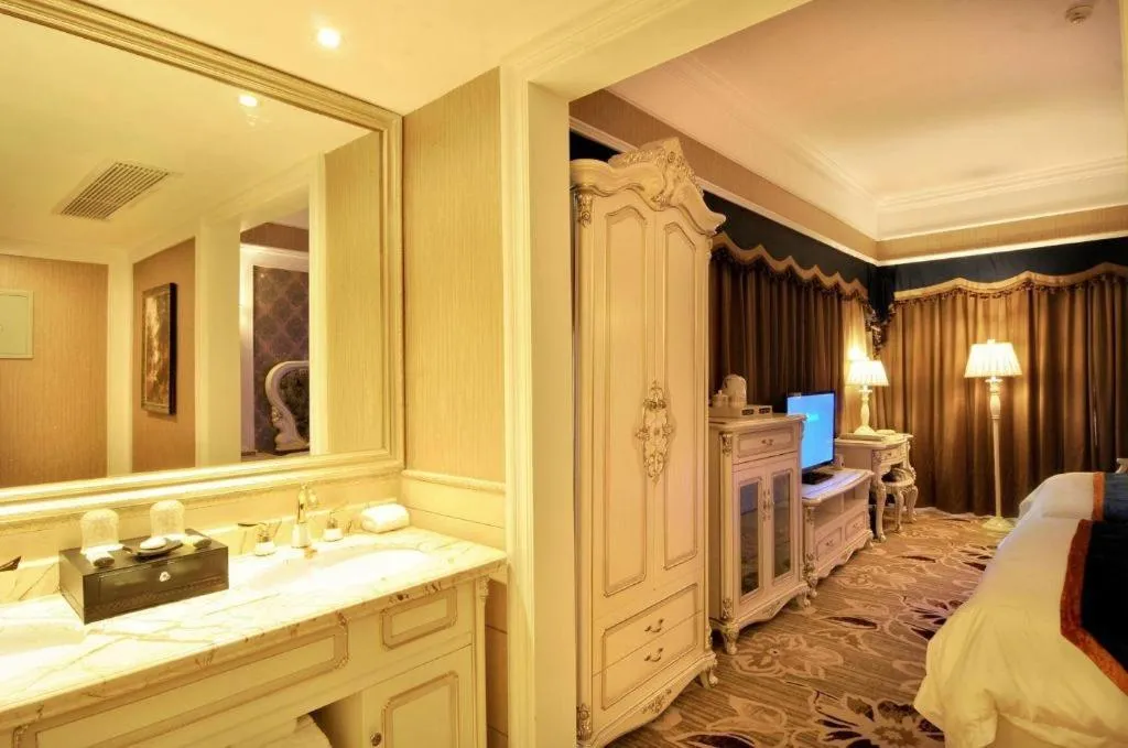 Bed in Chengdu French Theme Gold Palace