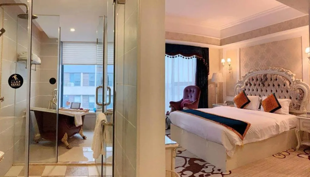 Chengdu French Theme Gold Palace