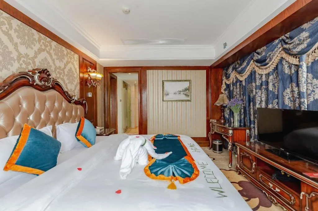 Bed in Chengdu French Theme Gold Palace