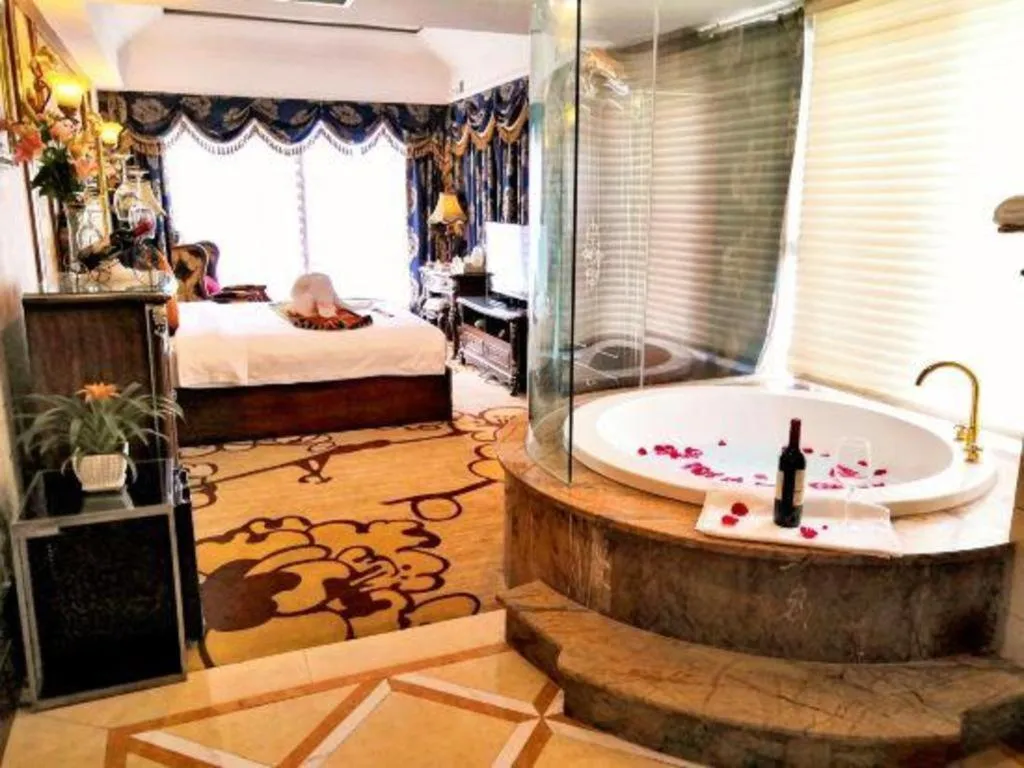 Bed in Chengdu French Theme Gold Palace