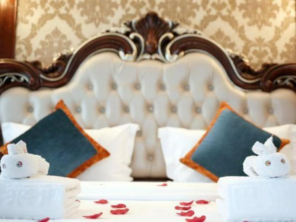 Chengdu French Theme Gold Palace