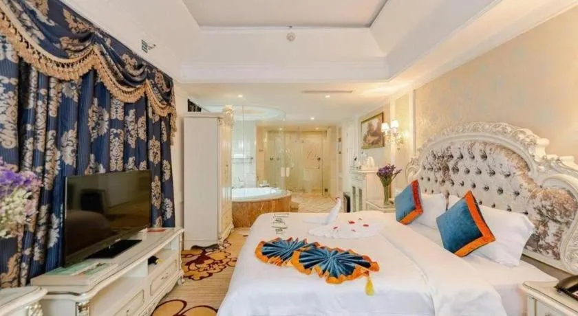 Bed in Chengdu French Theme Gold Palace