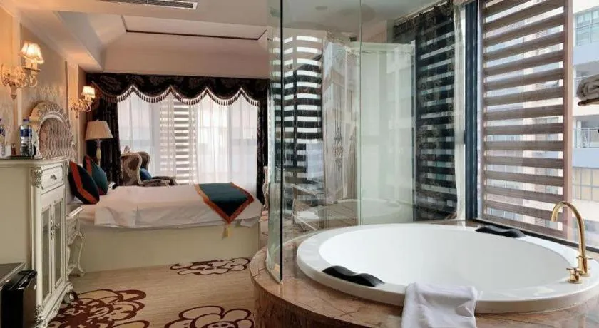 Chengdu French Theme Gold Palace