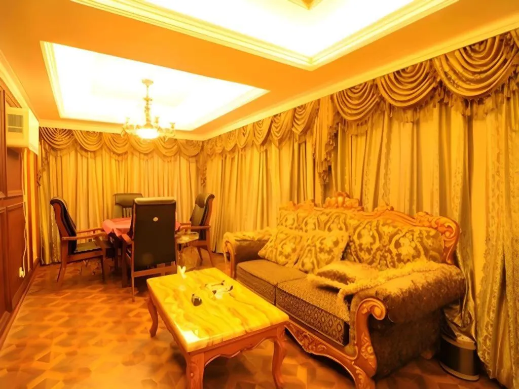 Chengdu French Theme Gold Palace