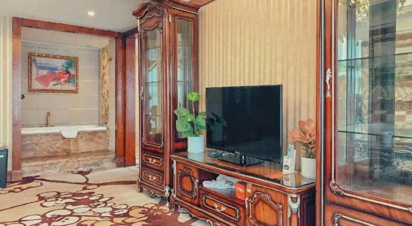 Chengdu French Theme Gold Palace