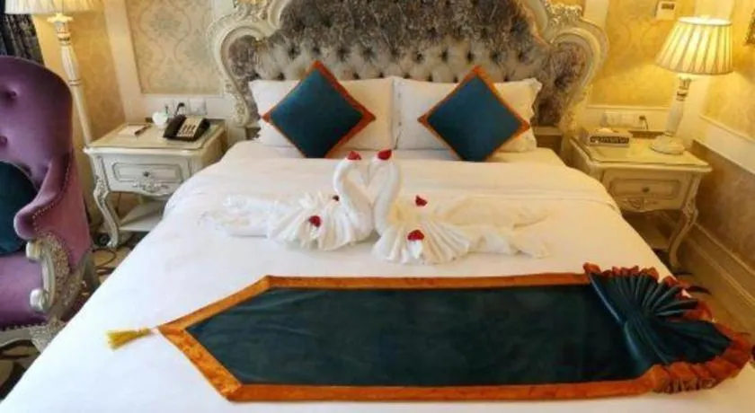 Bed in Chengdu French Theme Gold Palace