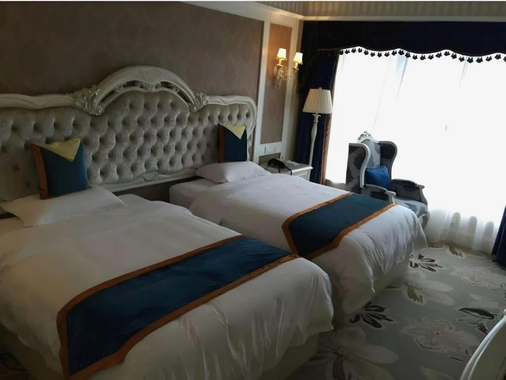 Bed in Chengdu French Theme Gold Palace