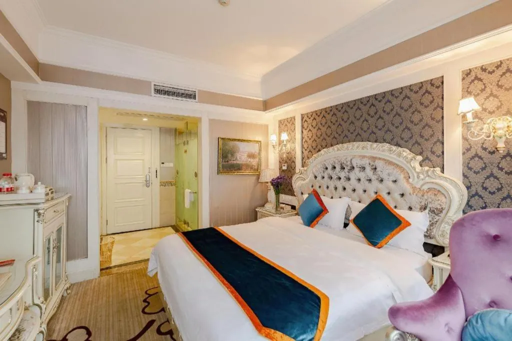 Bed in Chengdu French Theme Gold Palace