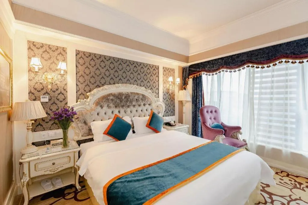 Bed in Chengdu French Theme Gold Palace