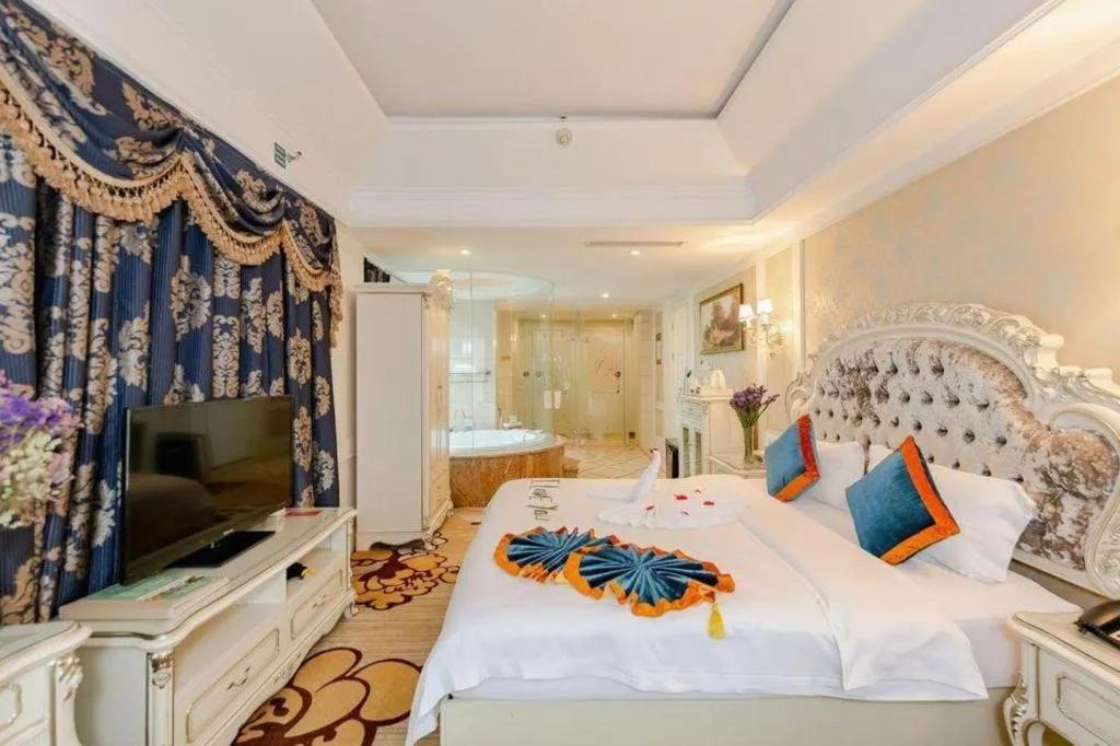 Bed in Chengdu French Theme Gold Palace