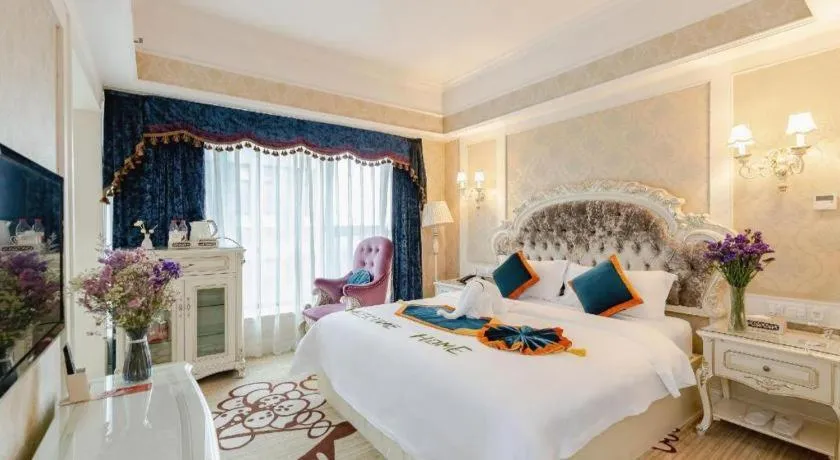 Bed in Chengdu French Theme Gold Palace