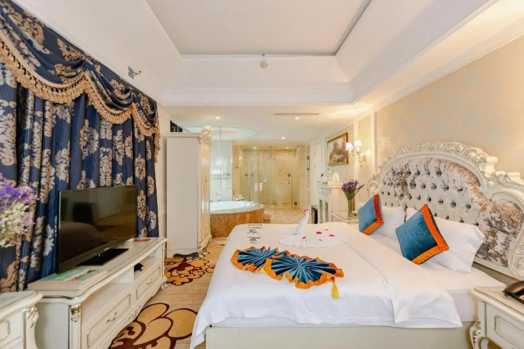 Bed in Chengdu French Theme Gold Palace