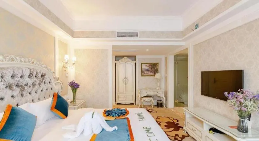 Chengdu French Theme Gold Palace