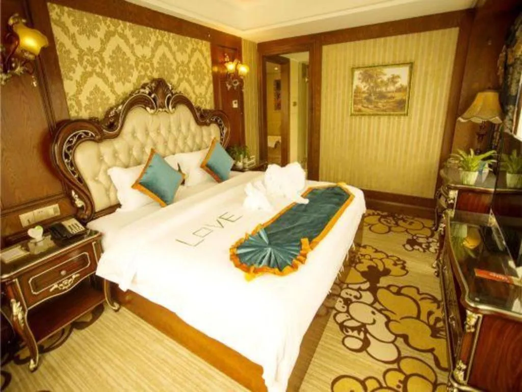 Bed in Chengdu French Theme Gold Palace