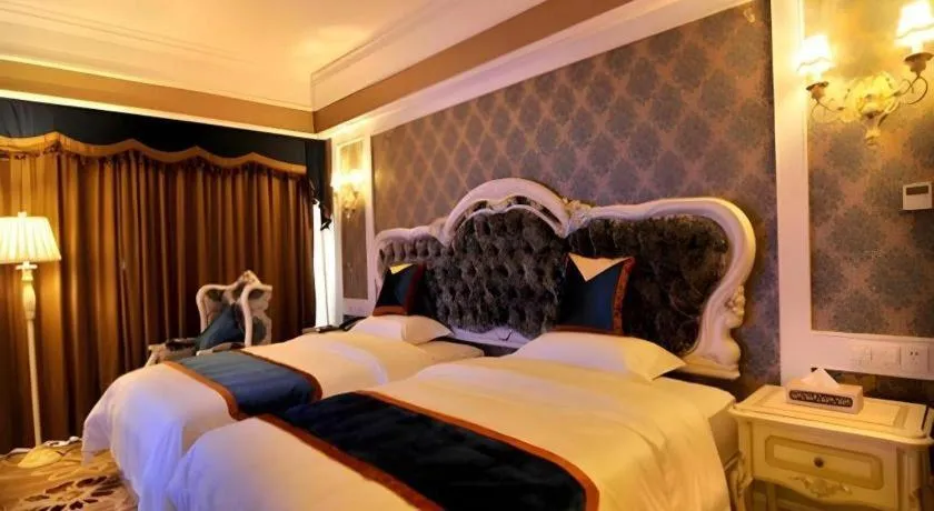 Chengdu French Theme Gold Palace