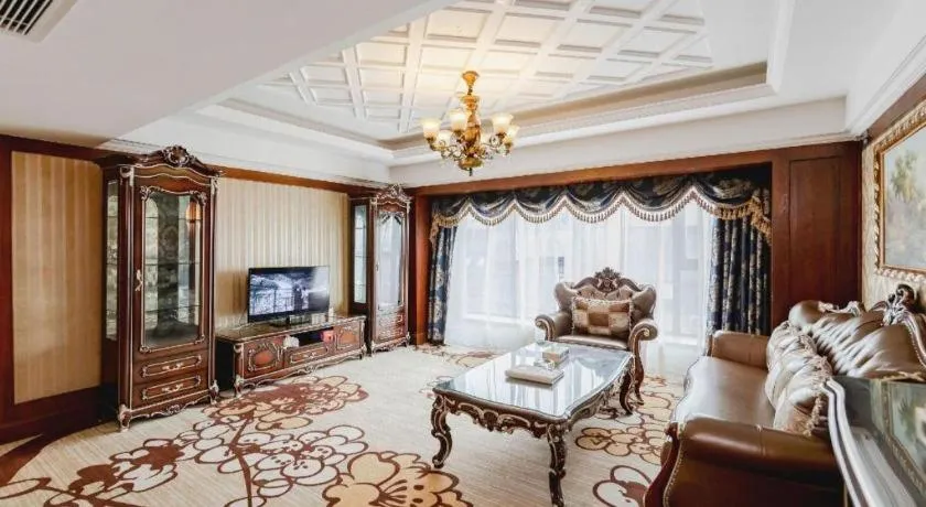 Chengdu French Theme Gold Palace