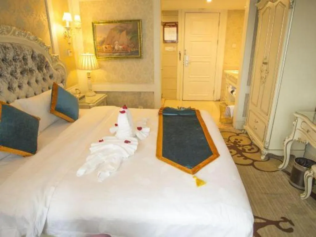 Bed in Chengdu French Theme Gold Palace