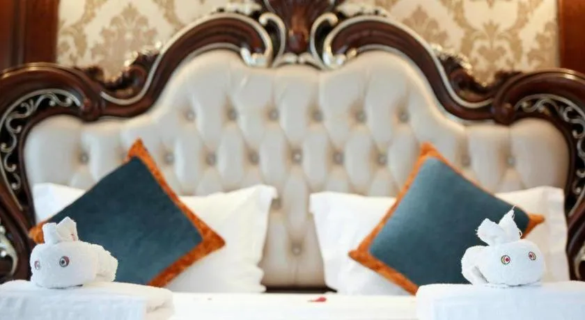 Bed in Chengdu French Theme Gold Palace