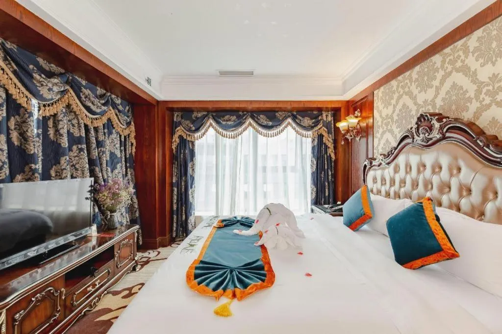 Bed in Chengdu French Theme Gold Palace