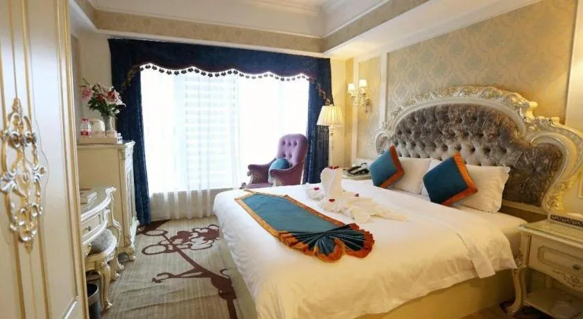 Bed in Chengdu French Theme Gold Palace