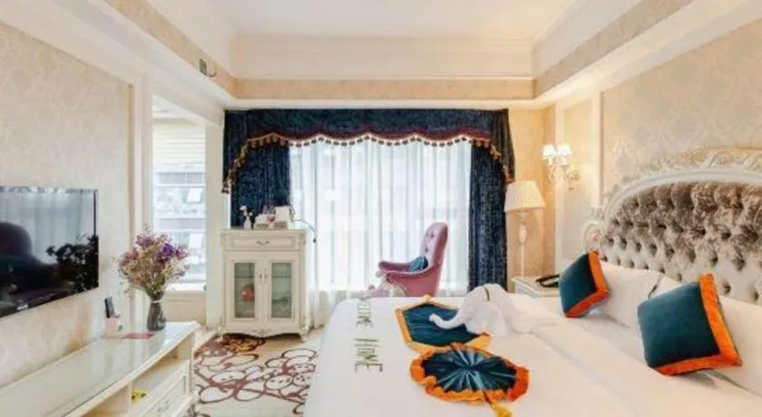 Bed in Chengdu French Theme Gold Palace