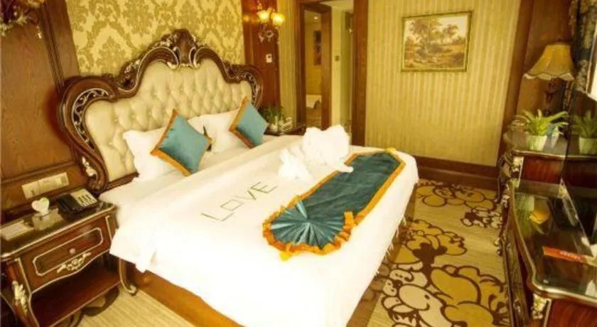 Bed in Chengdu French Theme Gold Palace