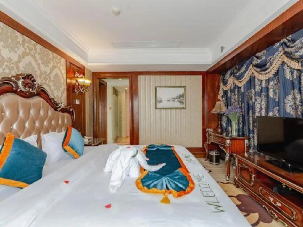 Bed in Chengdu French Theme Gold Palace