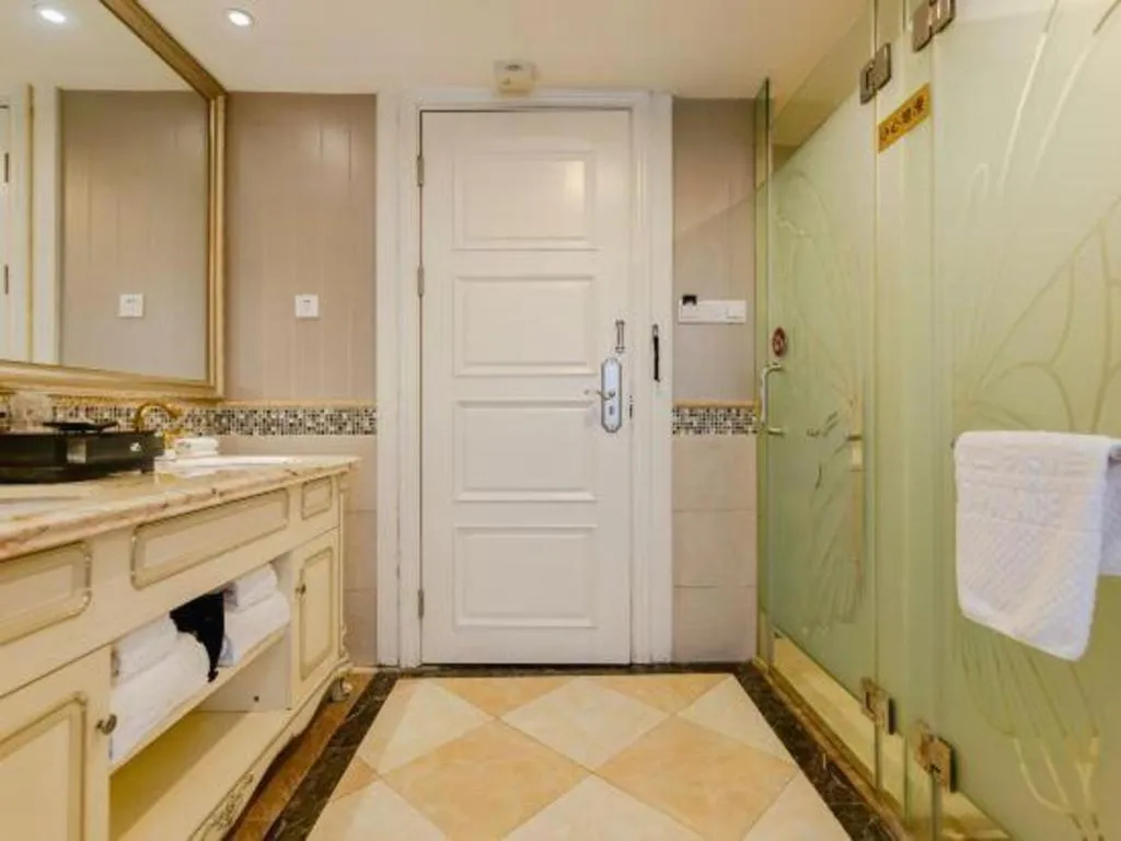 Chengdu French Theme Gold Palace