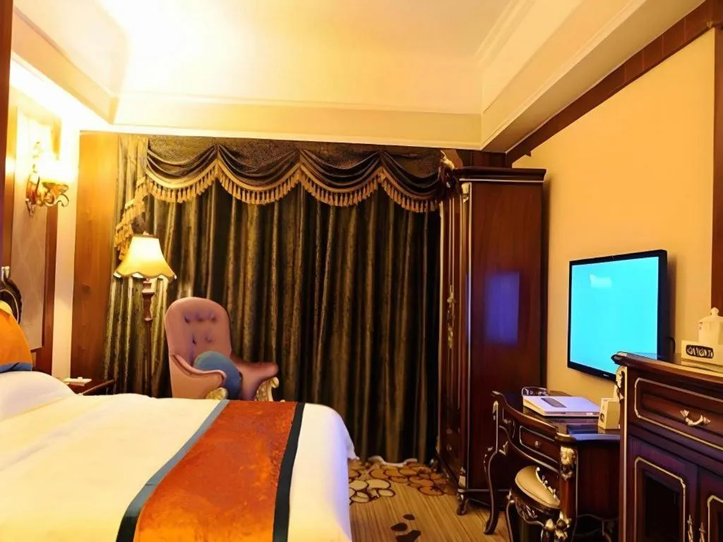 Bed in Chengdu French Theme Gold Palace