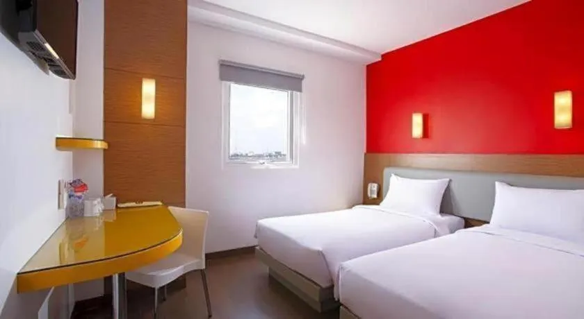 Bed in Amaris Hotel La Codefin Kemang
