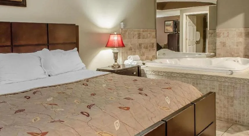 Bed in Rodeway Inn Allentown South