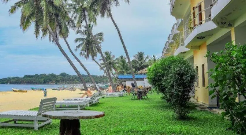 New Tristar Beach Hotel