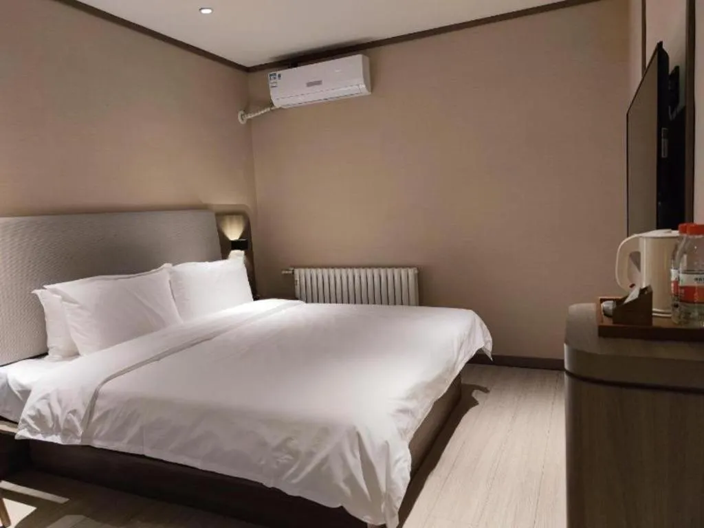 Hanting Hotel Qingdao May Fourth Square Zhiquan Road Metro Station