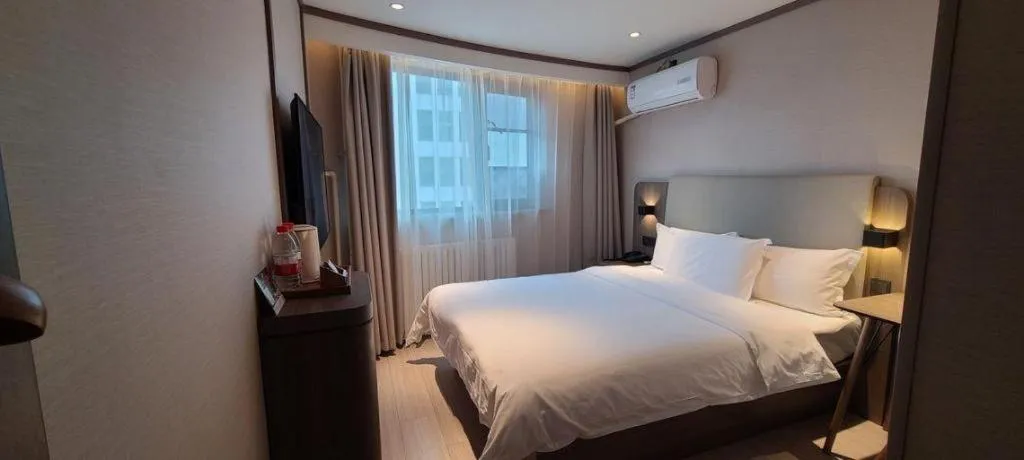 Hanting Hotel Qingdao May Fourth Square Zhiquan Road Metro Station