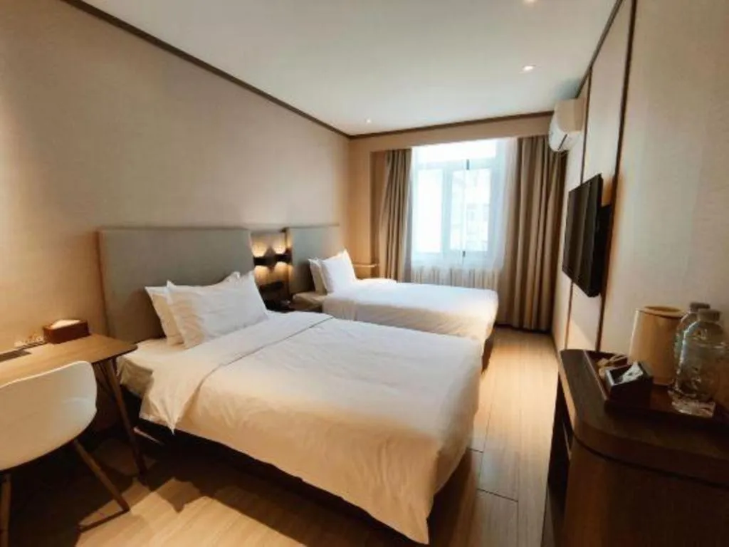 Hanting Hotel Qingdao May Fourth Square Zhiquan Road Metro Station