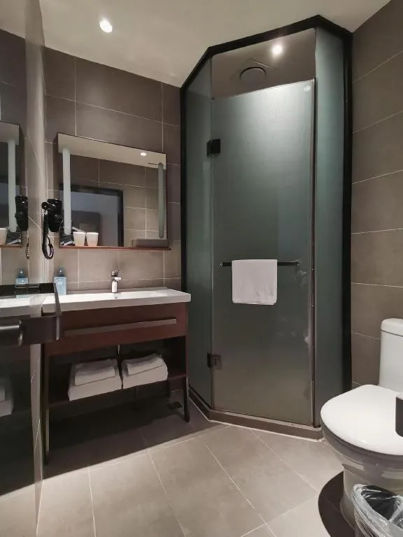 Hanting Hotel Qingdao May Fourth Square Zhiquan Road Metro Station