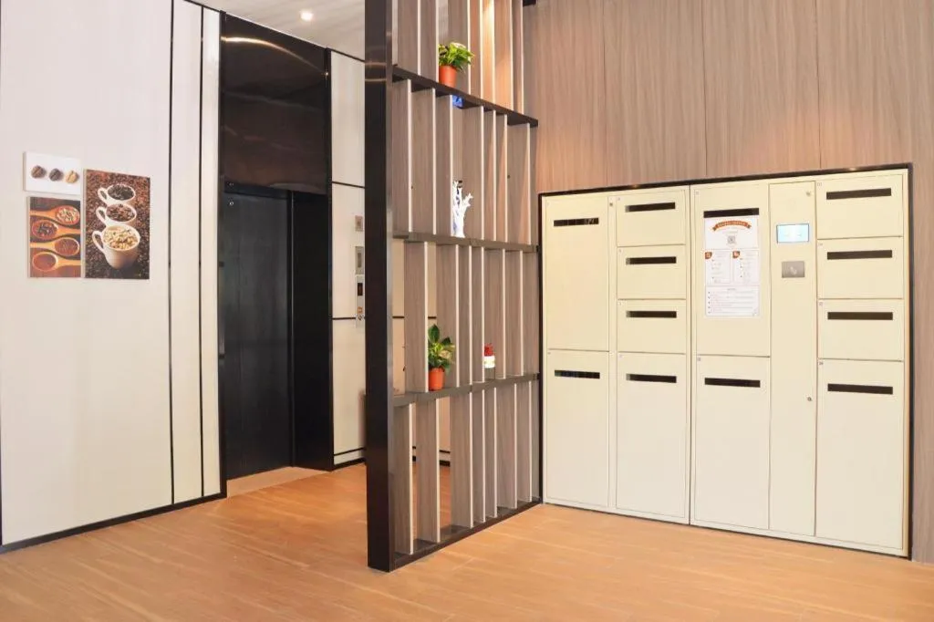 Hanting Hotel Qingdao May Fourth Square Zhiquan Road Metro Station