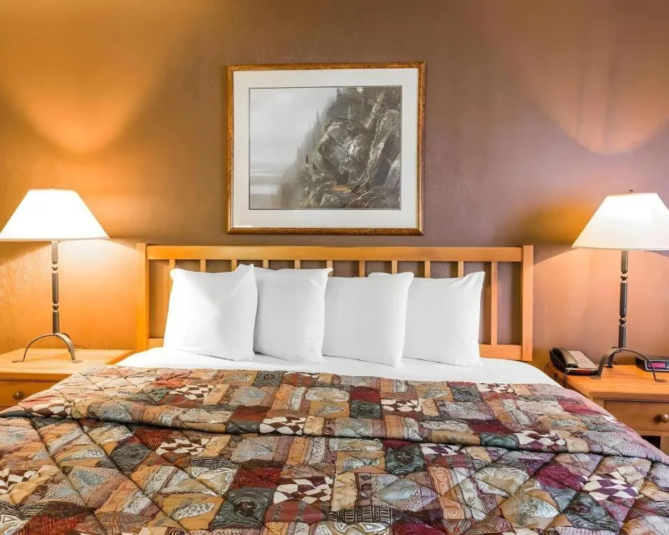 Bed in Quality Inn Pagosa Springs