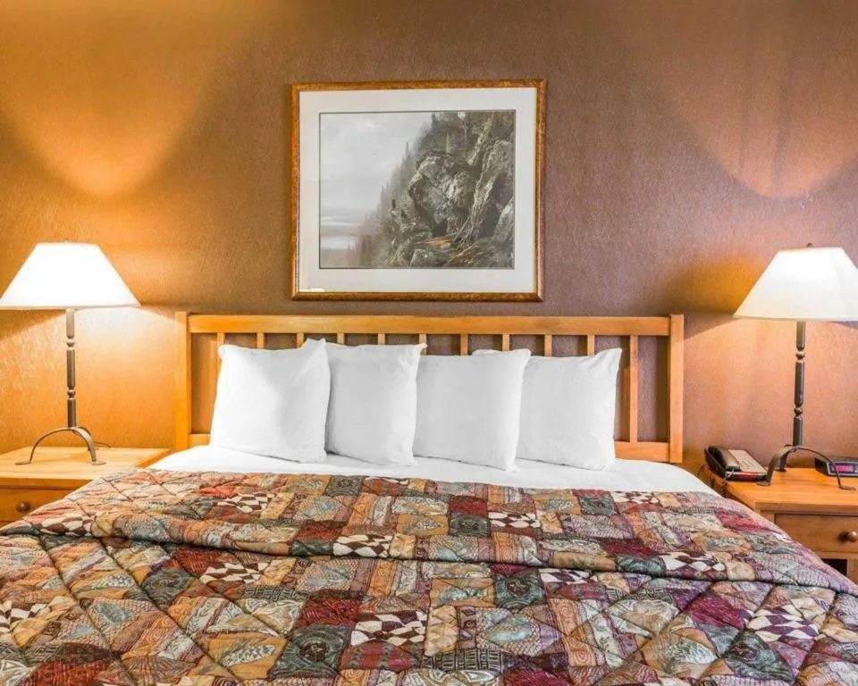 Bed in Quality Inn Pagosa Springs