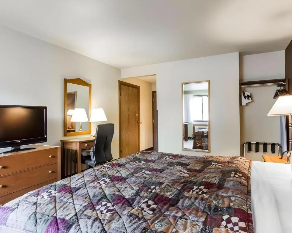 Bed in Quality Inn Pagosa Springs